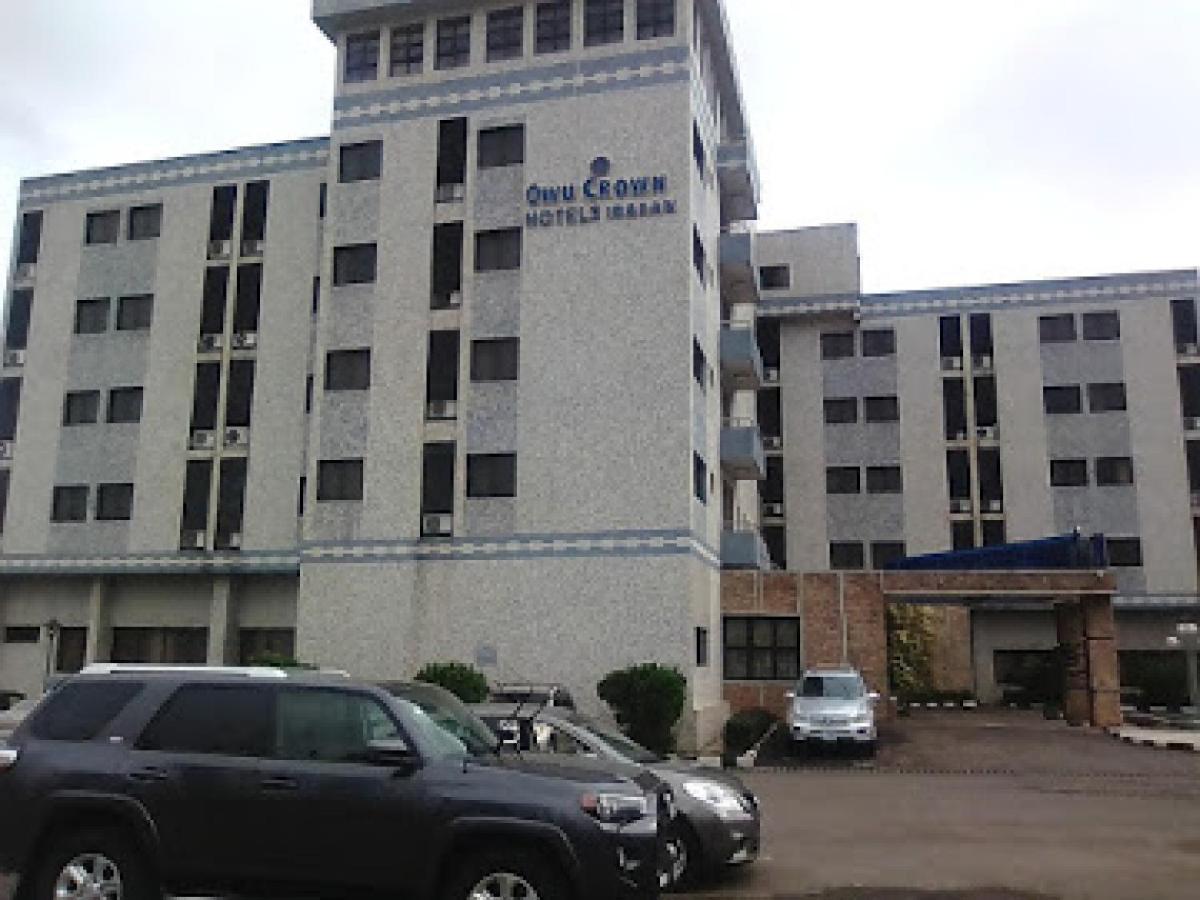 Room In Lodge - Owu Crown Hotel, Ibadan Eksteriør bilde